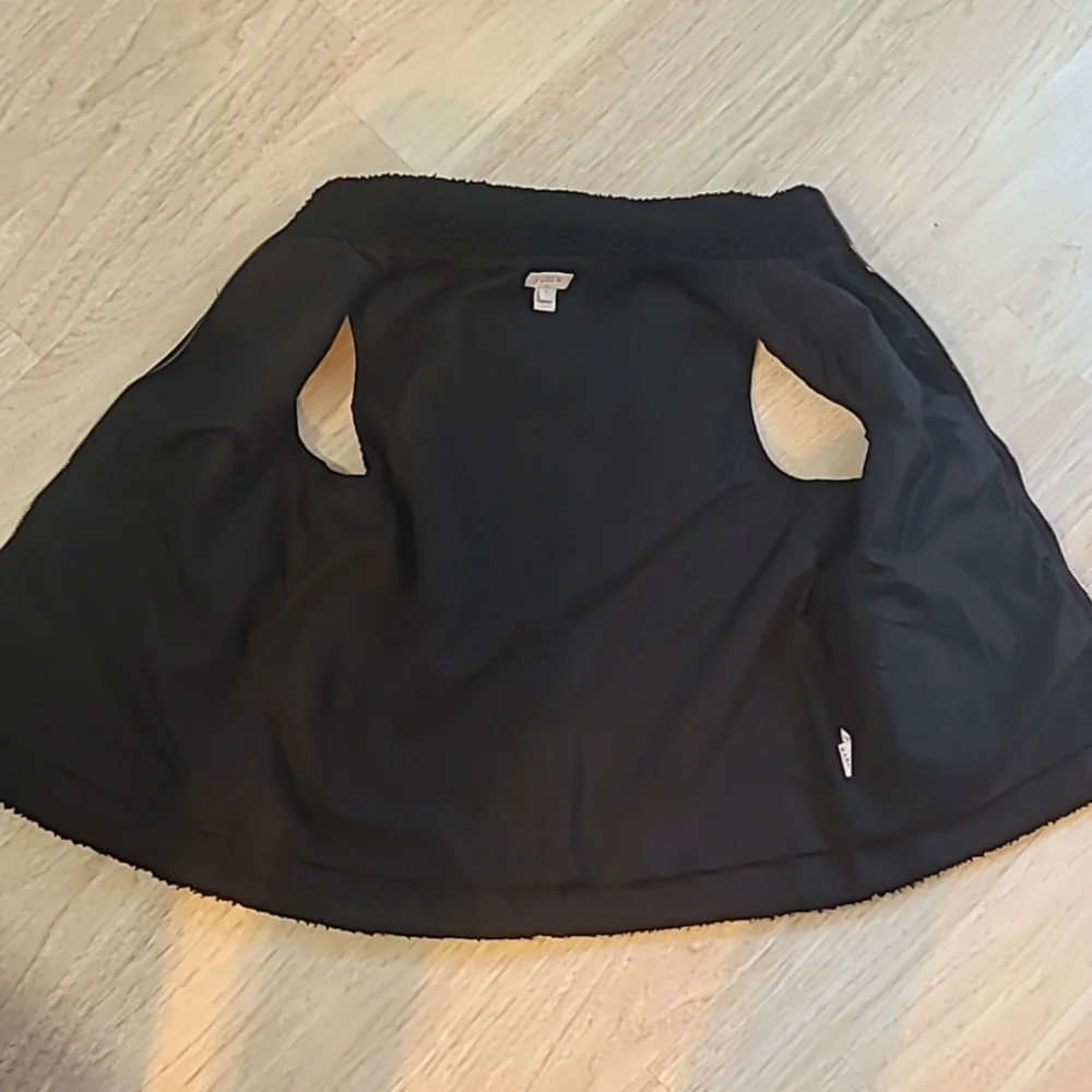 J. Crew Women's Size Small Black Fleece Sherpa Vest Gold Zip Warm Cozy Layering - Picture 2 of 5